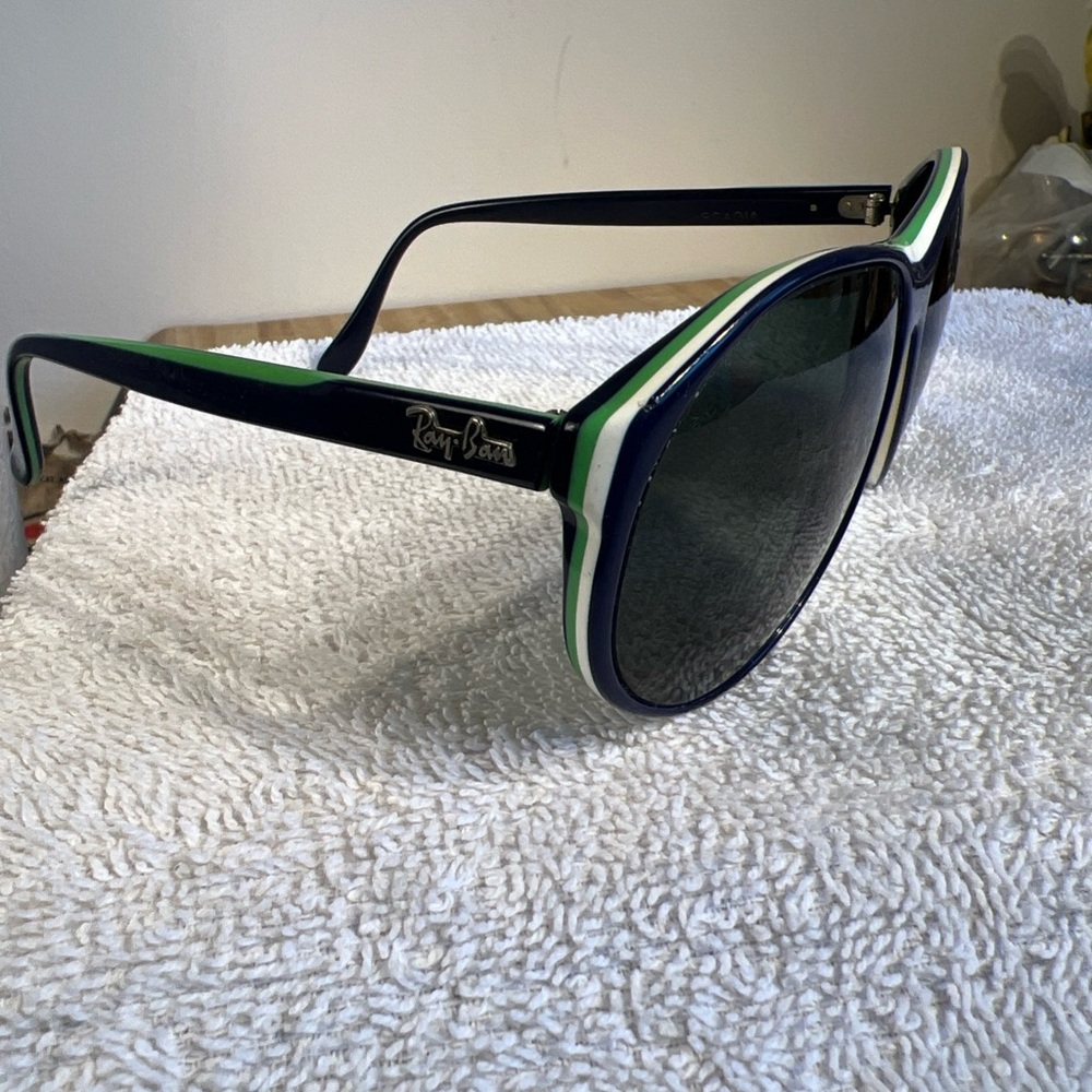 Vintage B & L Ray Ban ARCADIA Sunglasses Navy, White & Green